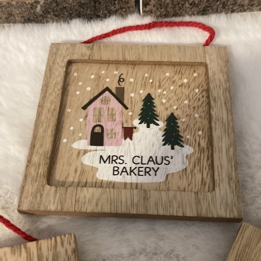 Target BP 2019 Mini Hanging Christmas Signs